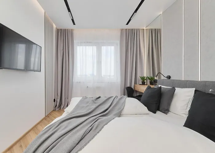 Exclusive Apartment With Balcony & Parking Wroclaw By Renters Prestige
