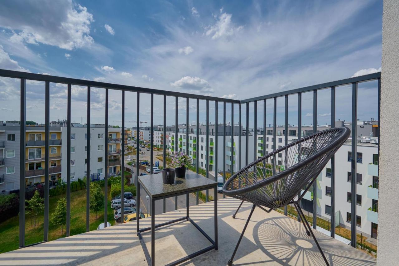 Exclusive With Balcony & Parking By Renters Prestige