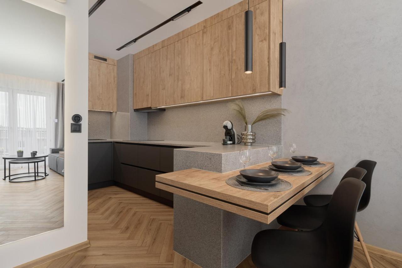 Exclusive With Balcony & Parking By Renters Prestige Apartment Wroclaw