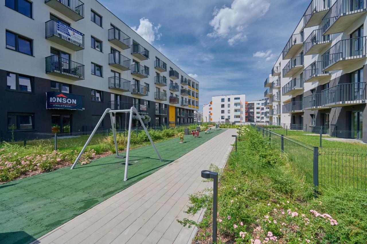 Exclusive With Balcony & Parking By Renters Prestige *